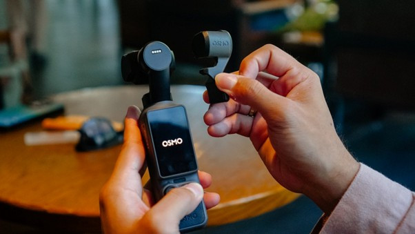 DJI Osmo Pocket 4P vs Pocket 4: nâng cấp kép có đáng cho vlogger?