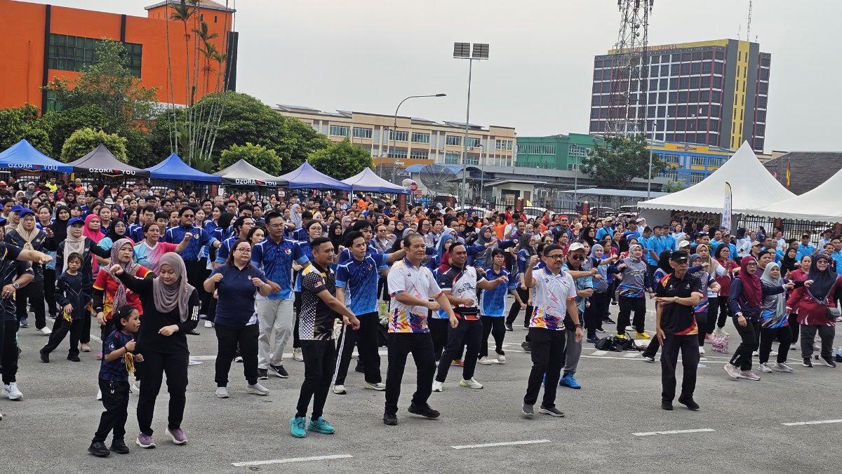 Ribuan Peserta Ramaikan Hari Sukan Negara di Sarikei