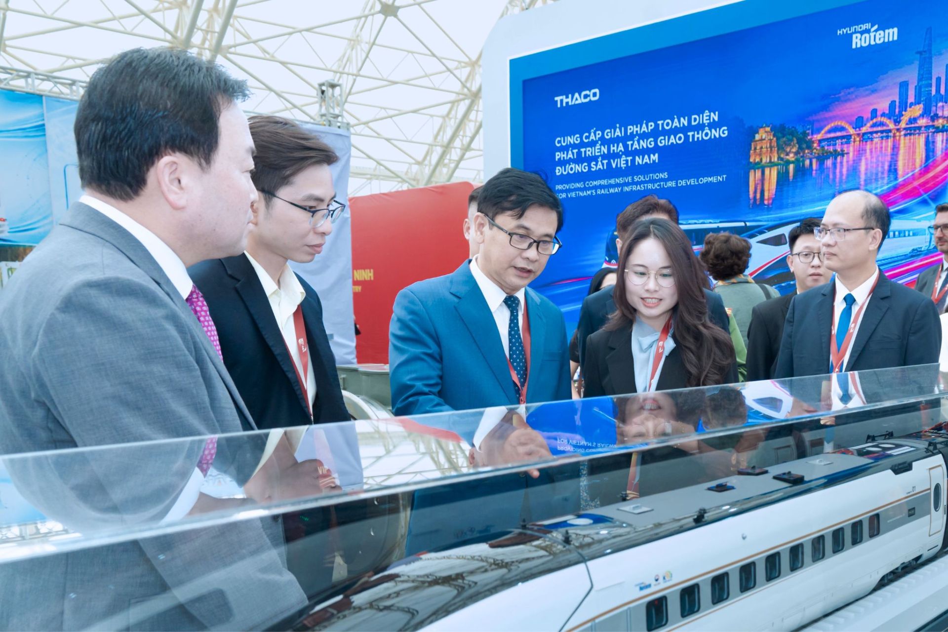 Giải pháp vật liệu hiện đại nâng tầm công nghệ đường sắt