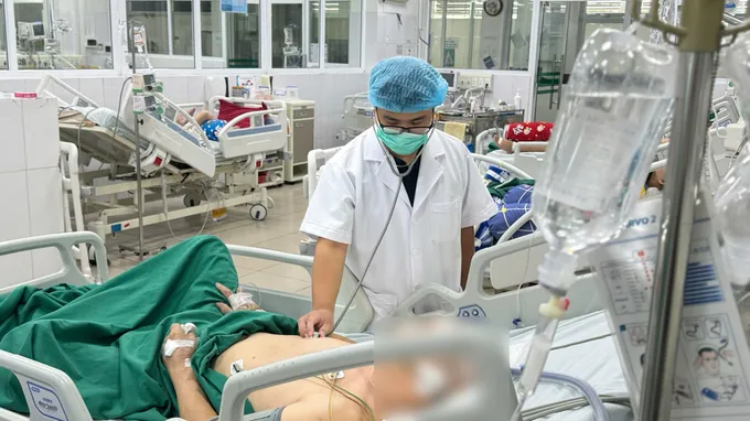 Cúm A ở người cao tuổi: Đừng để sốt nhẹ đánh lừa bạn