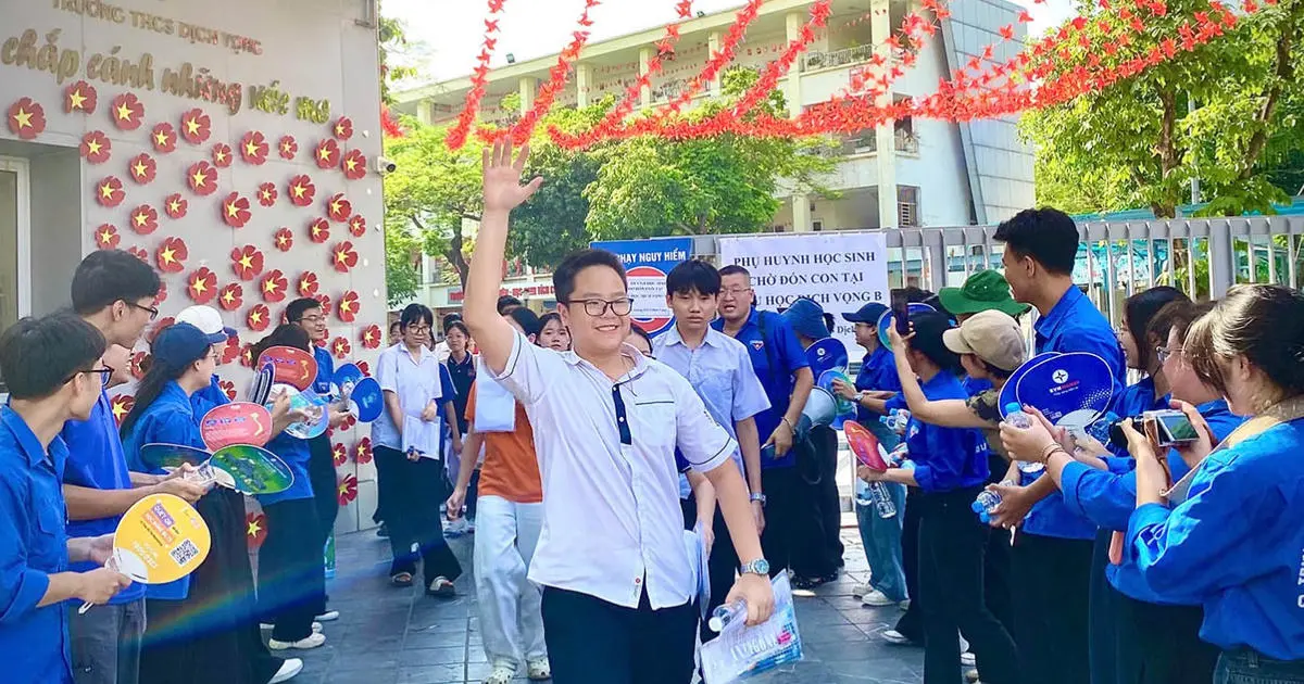 Giảm từ 3 xuống 2 môn thi vào lớp 10: Giảm áp lực hay dồn áp lực?