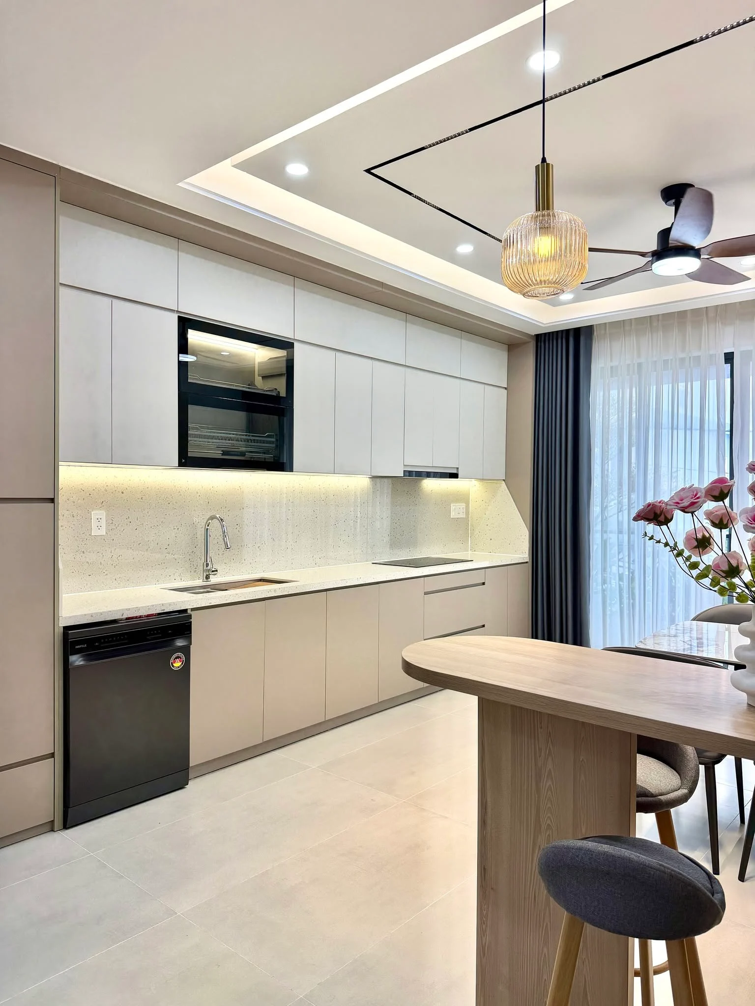 Làm mới căn bếp cũ không cần đập sửa: 5 cách tiết kiệm