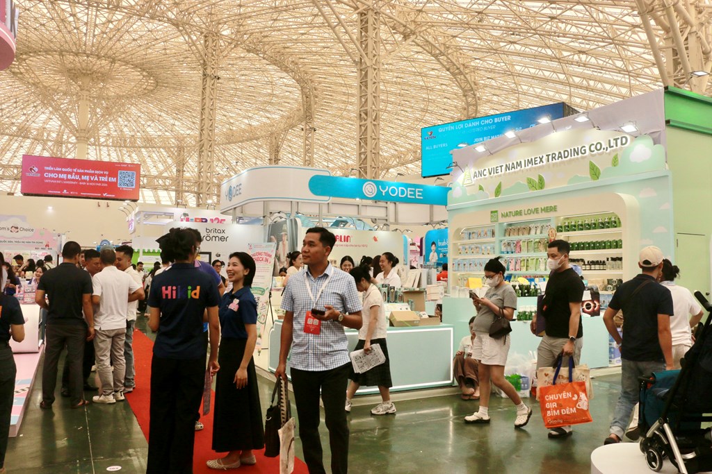 Thiết bị thông minh chăm sóc mẹ và bé: xu hướng mới đáng chú ý