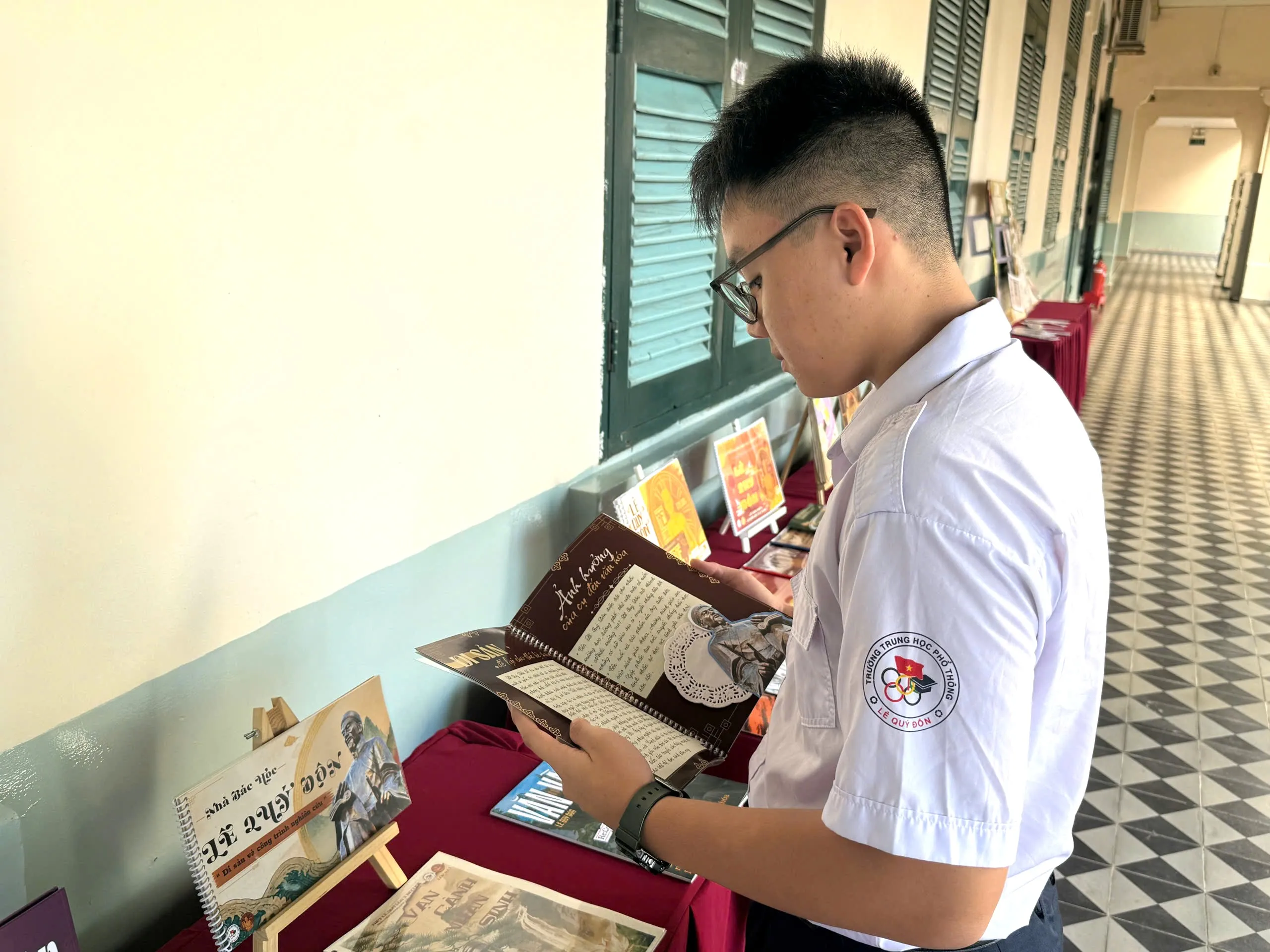 Từ trang sách đến sân khấu: Học sinh thành người kể chuyện trong lớp Ngữ văn hiện đại