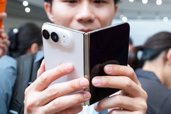 iPhone Duo cọc 30 triệu cháy hàng trong 10 phút: Có nên đặt ngay?