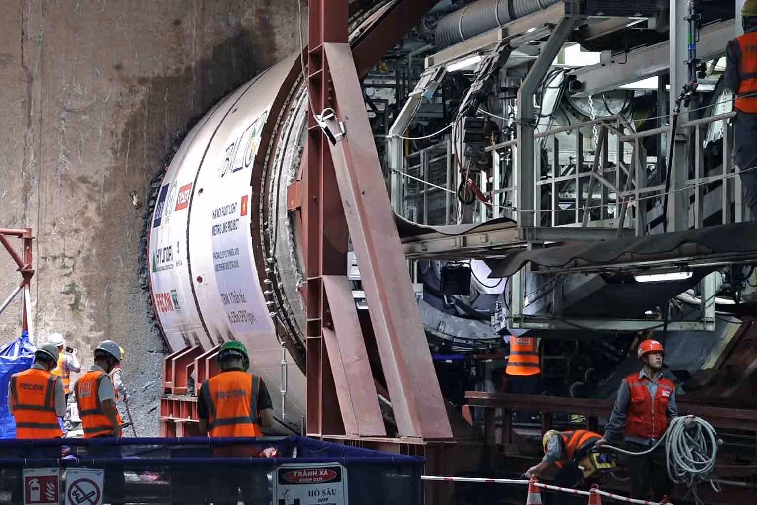 Phạm Nhật Vượng và canh bạc TBM để tăng tốc metro Hà Nội