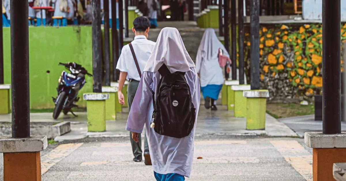 Hak Pendidikan Anak Warga Asing di Sekolah Kerajaan