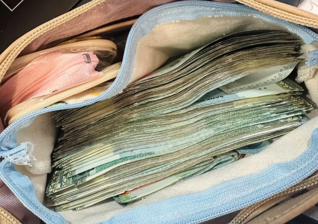 Pengorbanan Tanpa Henti: Penjual Gerai Pilih Belas Kasihan