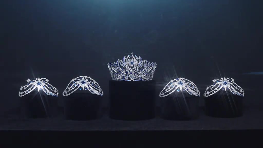 Chiếc "ghế miệng đòi" khiến loạt clip Miss Universe Vietnam 2026 bùng nổ 16–18/10: quay ở đâu, nói gì và nên xem thế nào