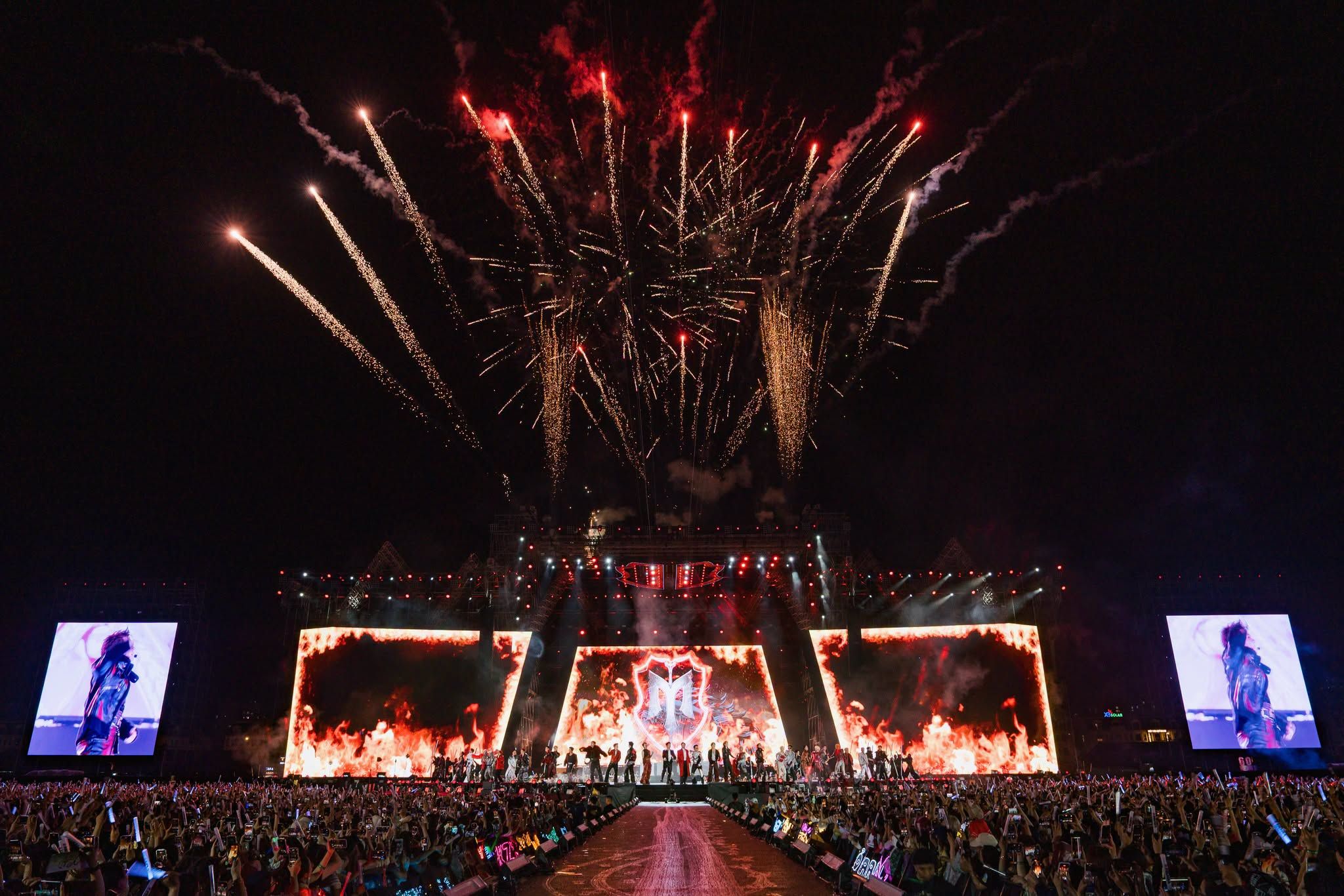 33 Anh Tài mở màn concert Anh Trai Vượt Ngàn Chông Gai tại TP.HCM
