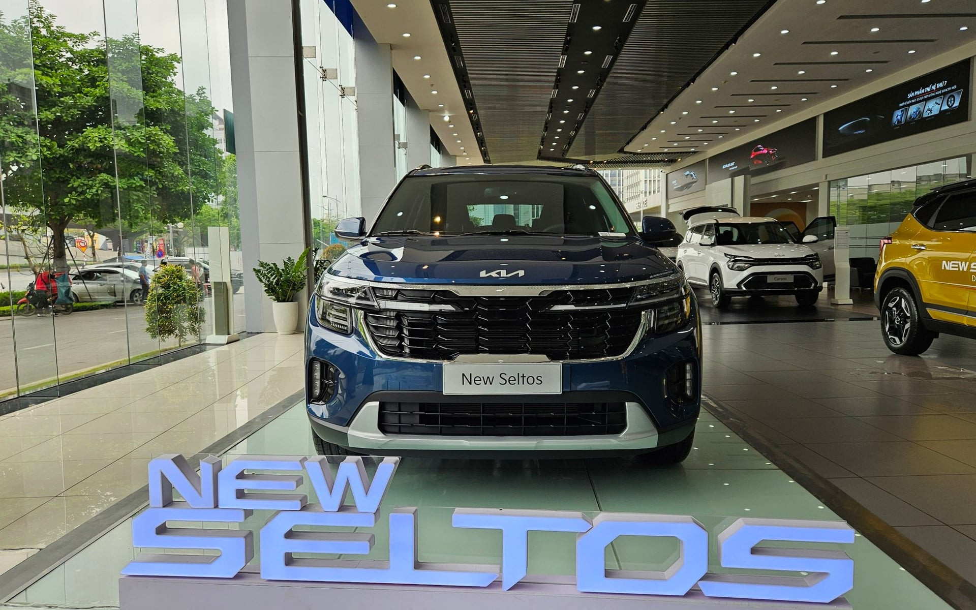 KIA Seltos giá từ 549 triệu: rẻ hơn Honda City nhưng có đáng xuống tiền?