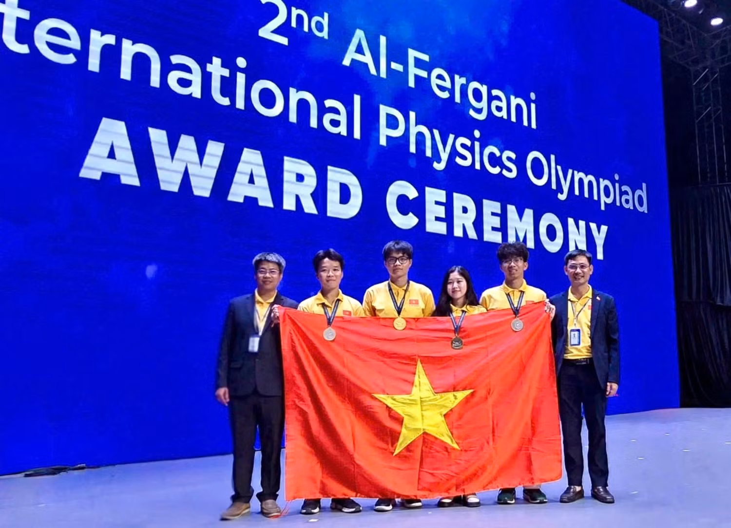 Đoàn Việt Nam giành 100% huy chương Olympic Vật lý Quốc tế: Câu chuyện chinh phục đỉnh cao khoa học thế giới