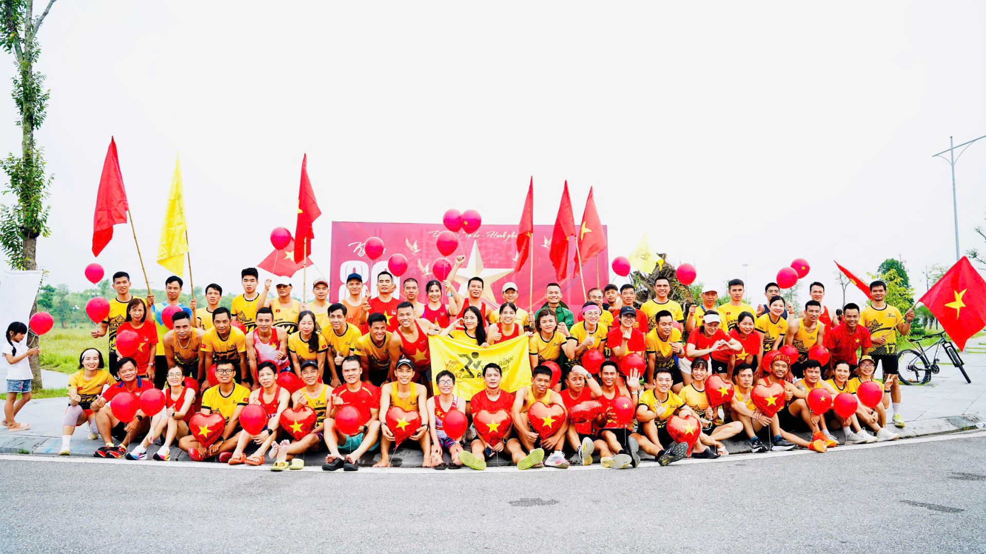 200 câu lạc bộ chạy bộ hội tụ tại VPBank Hanoi International Marathon