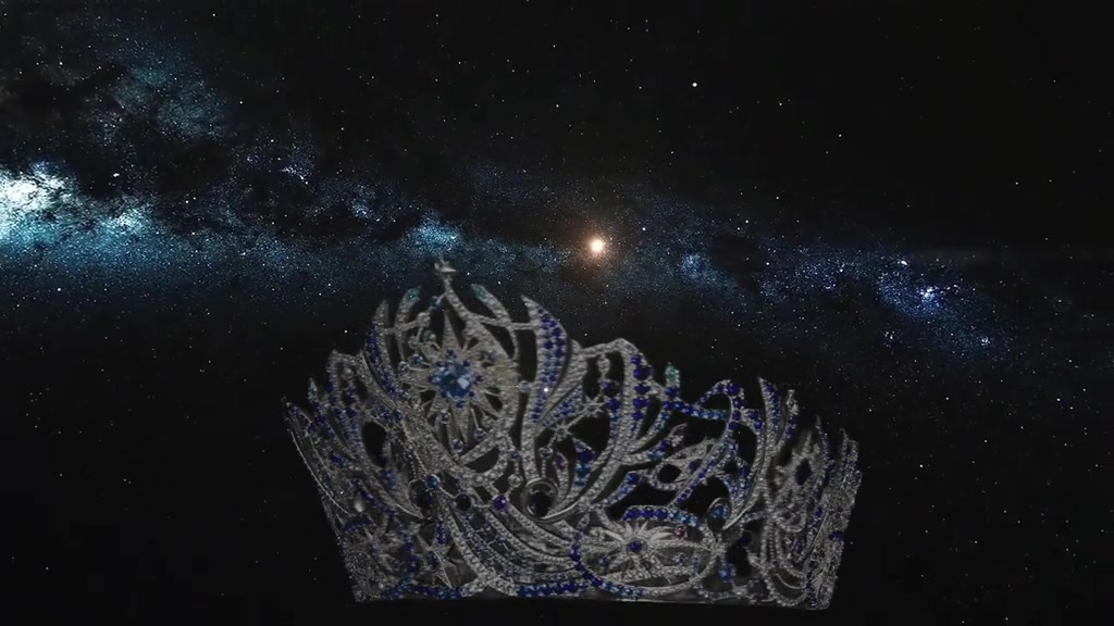Vương miện Miss Universe Vietnam 2026 nổi bật trên nền trời sao dày đặc