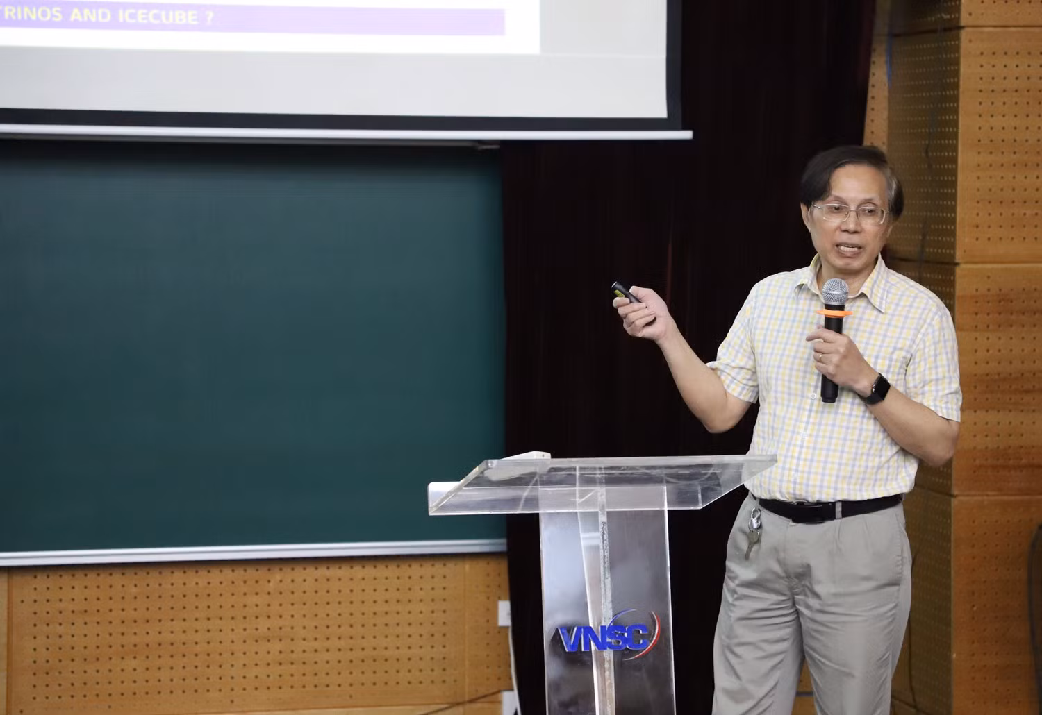 Giải Nobel khoa học và hành trình đến với công chúng Việt Nam