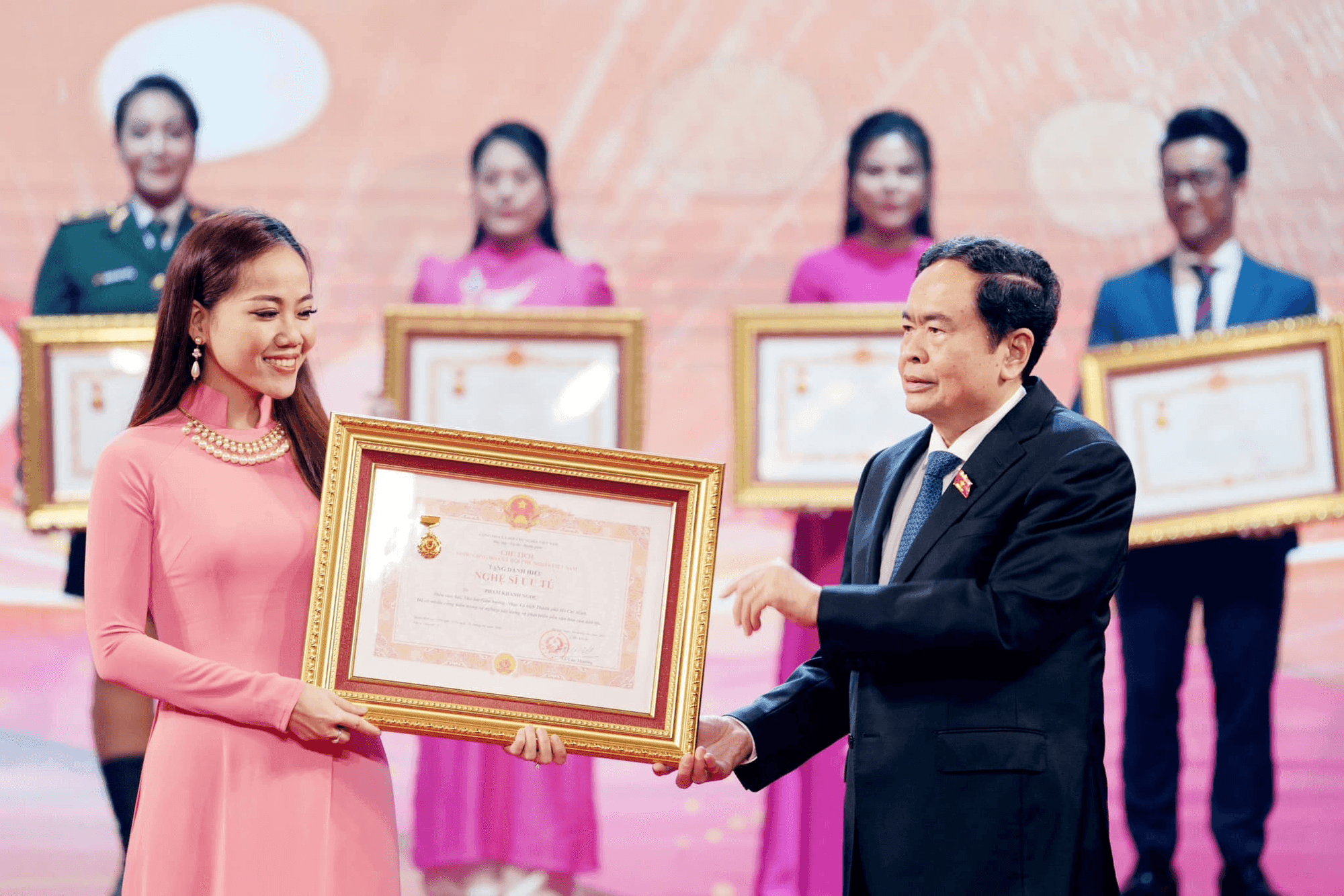 Nữ NSƯT trẻ nhất Việt Nam và hành trình giữ lửa opera