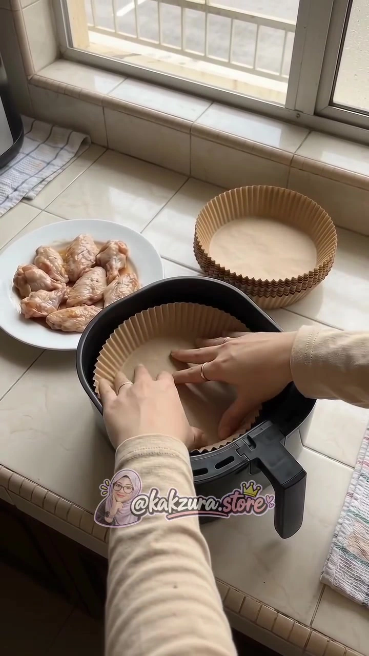 Kertas Air Fryer Berbaloi Ke? Kertas Pakai Buang vs Pelapik Silikon vs Foil — Saiz, Harga & Cara Guna Selamat