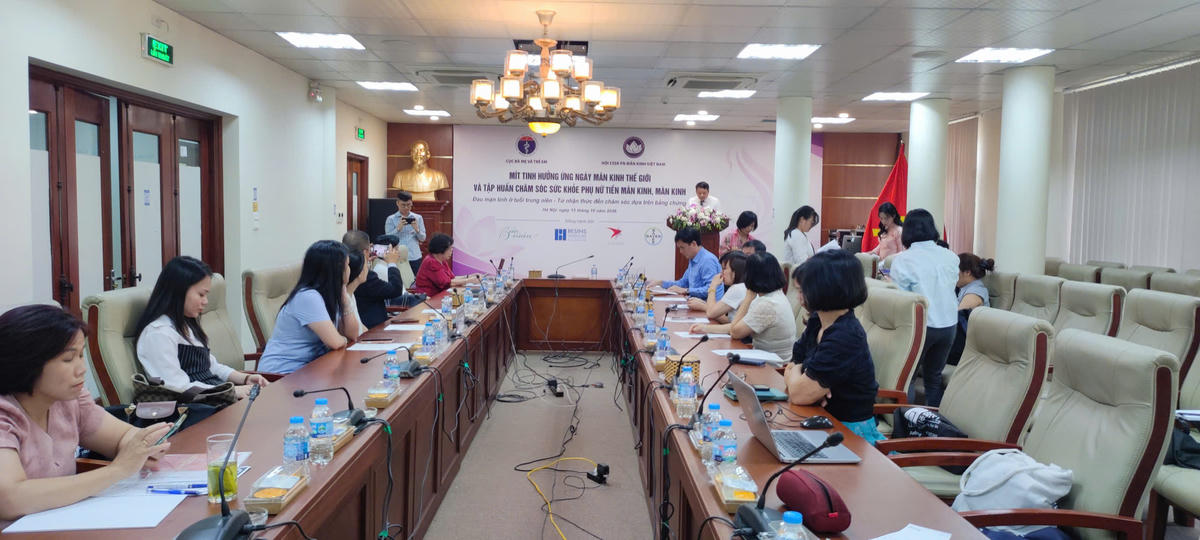 Phụ nữ mãn kinh không phải chỉ chịu đựng