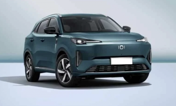 SUV điện 348 triệu đối đầu Mazda CX-5: Khôn ngoan hay mạo hiểm?
