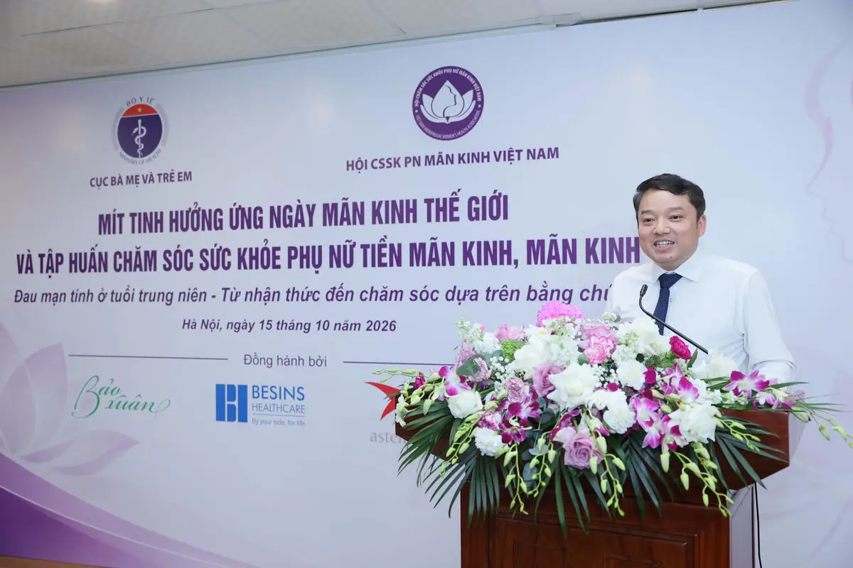 Phụ nữ tuổi trung niên đối mặt mãn kinh: nhận diện sớm và chăm sóc toàn diện