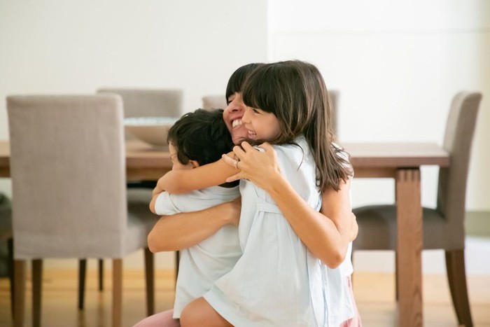 5 Cách Thể Hiện Tình Yêu Mà Con Thực Sự Hiểu