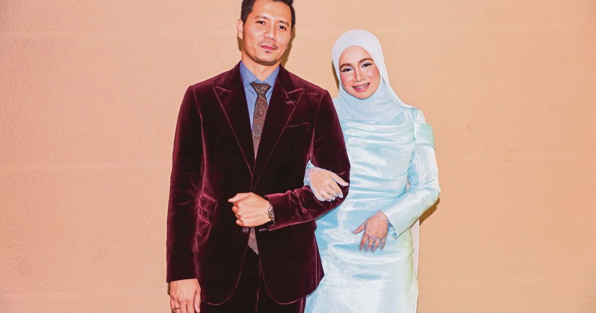 Dari Penyanyi Ke Jurusolek: Sentuhan Amira Othman Pada Malam AMT