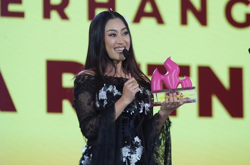 Anna Jobling Raih Trofi Utama Anugerah Melodi Terhangat