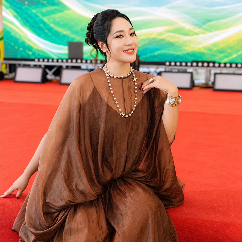Nữ Trung Tá NSƯT Ngọc Dung: Từ biên giới đến TikTok