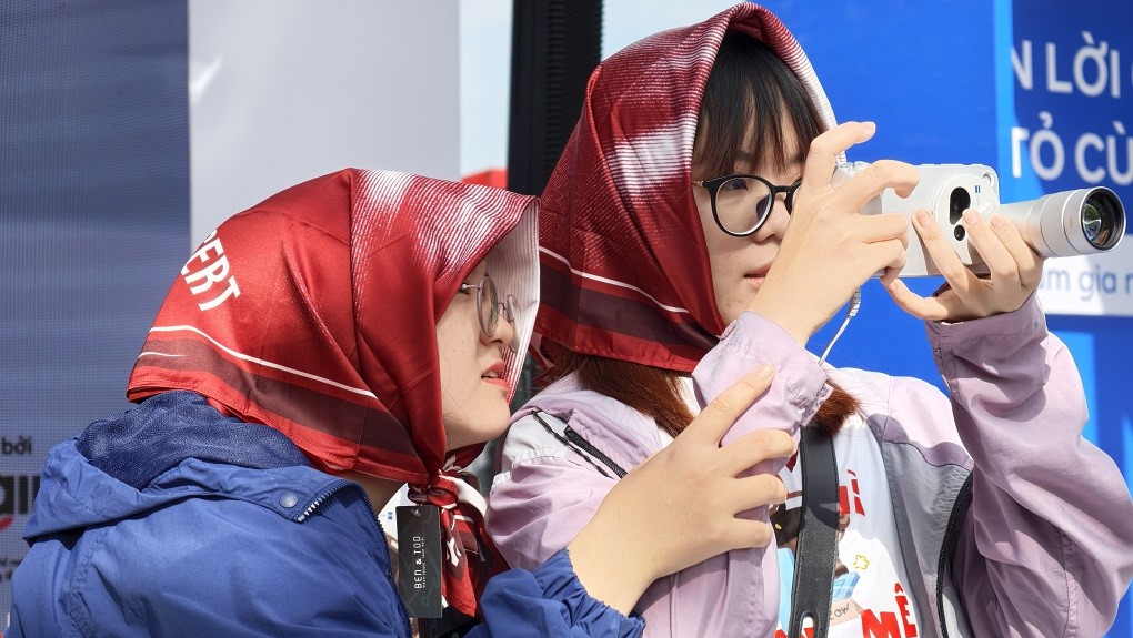 Quay fancam concert chuyên nghiệp với vivo X500 Series