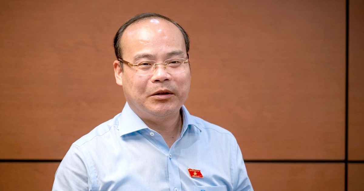 Siêu trường hơn 10.000 học sinh: quản lý được hay không?