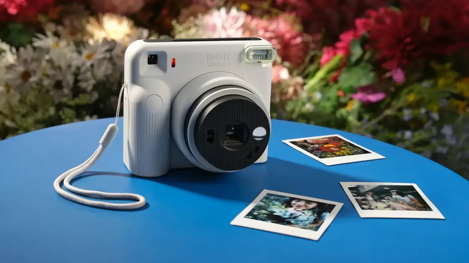 Instax Square 2 Mood Dial: Khi ảnh lấy liền hóa máy thời gian analog