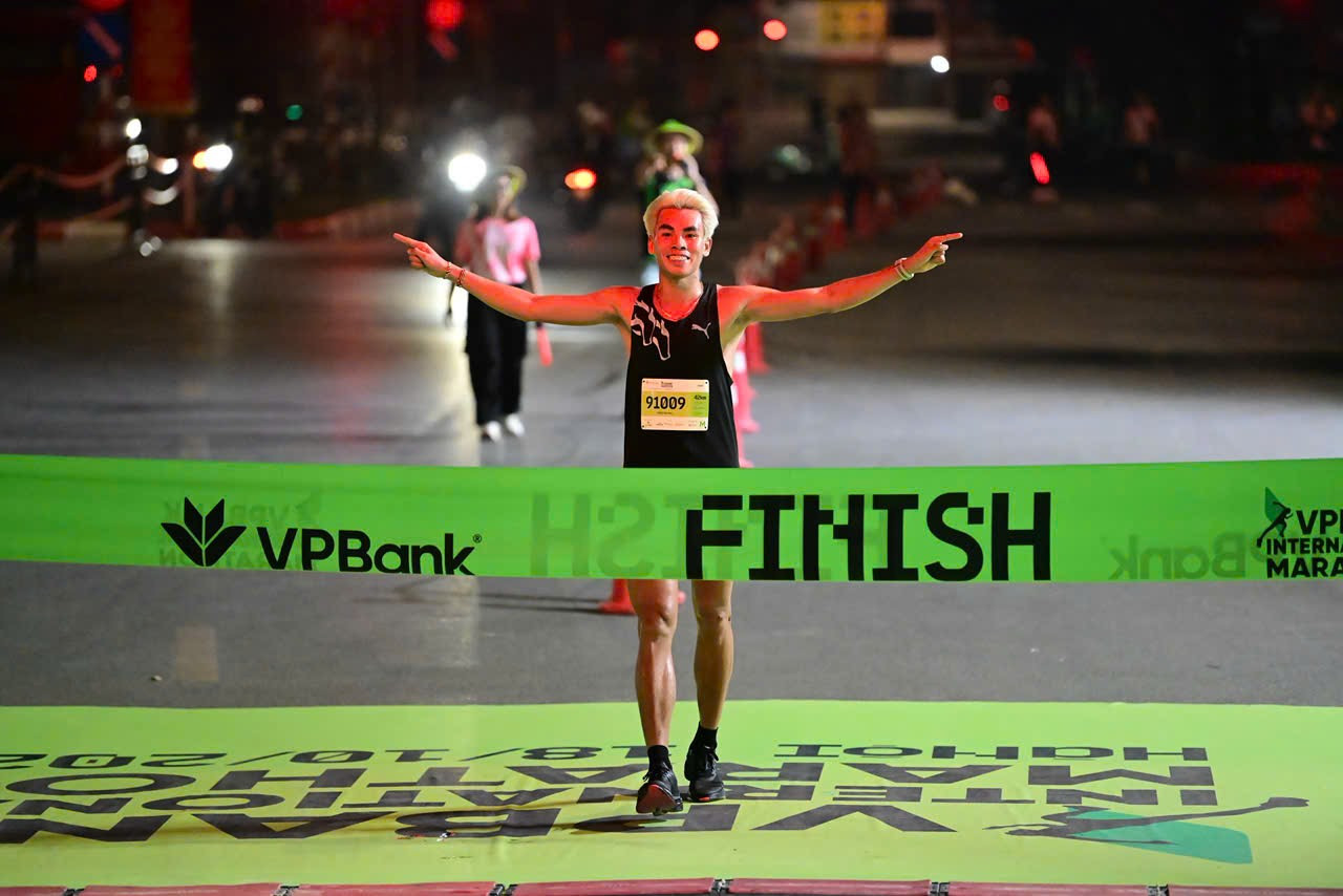 Phạm Thị Hồng Lệ bảo vệ ngôi vô địch marathon Hà Nội và phá kỷ lục cá nhân
