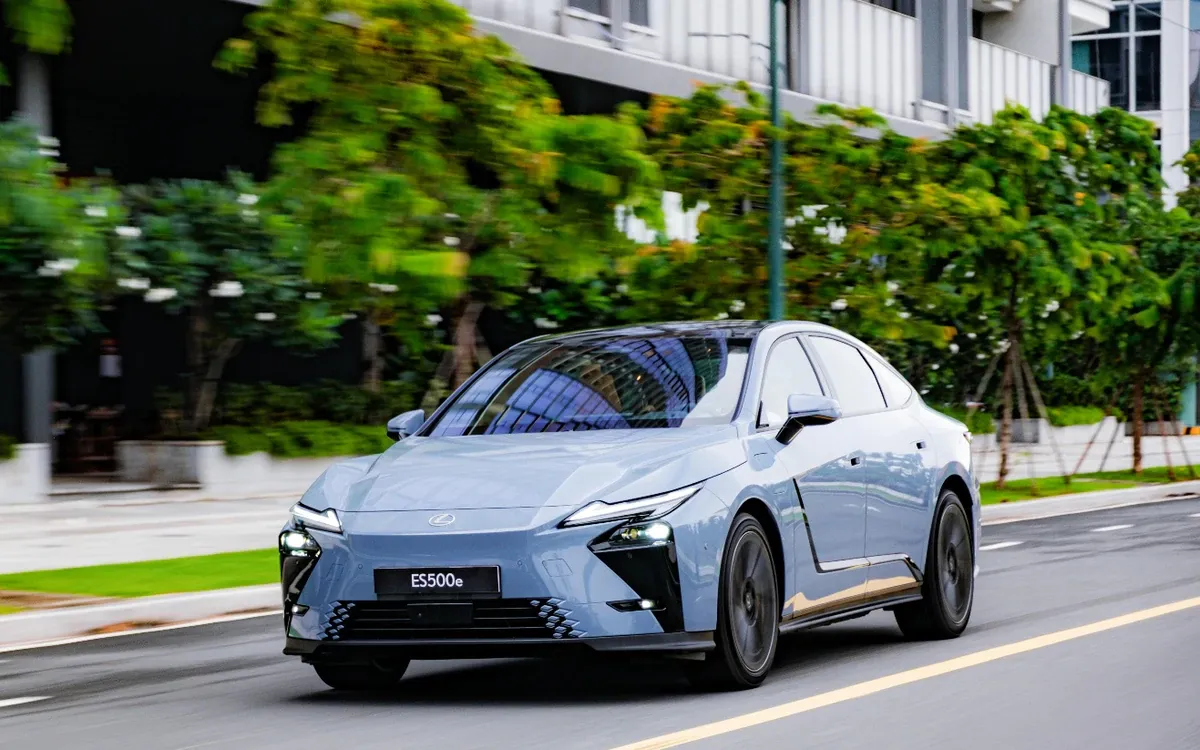 Lexus ES thế hệ 8: quân bài sedan hạng sang điện hóa của Lexus tại Việt Nam
