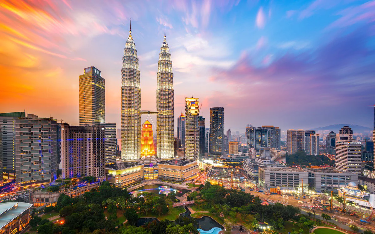 Việt Nam tăng trưởng GDP gấp đôi Singapore và Malaysia: Khoảng cách mới trong kinh tế Đông Nam Á