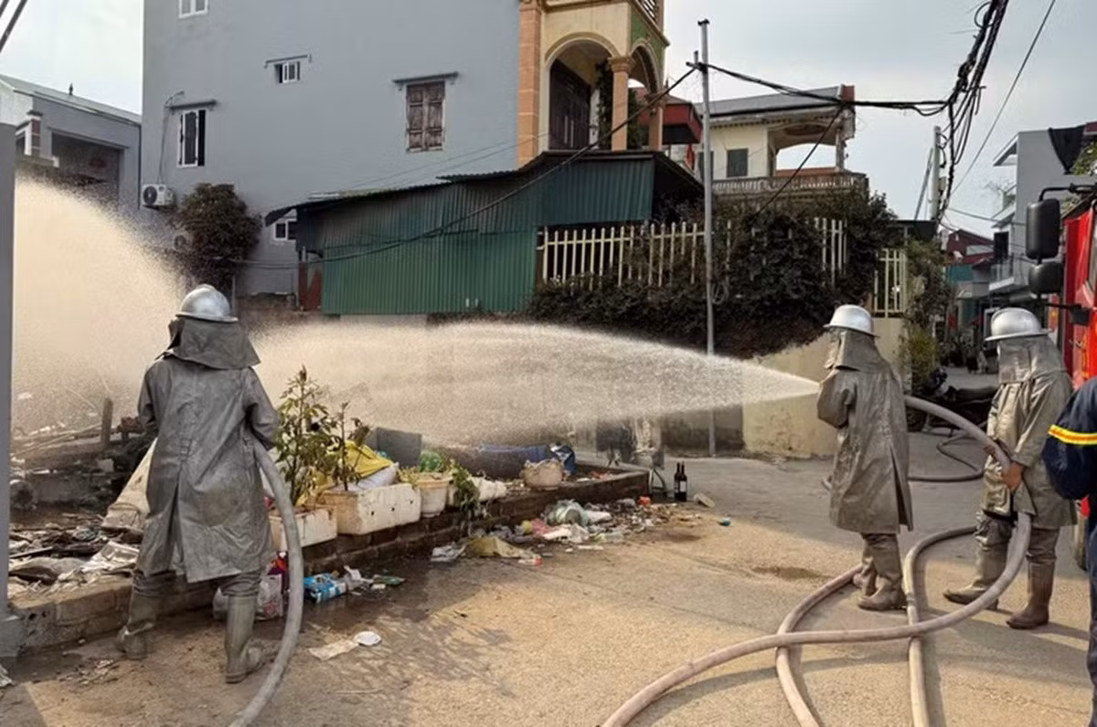 Khí clo rò rỉ: Vì sao phổi tổn thương muộn và cách tự bảo vệ