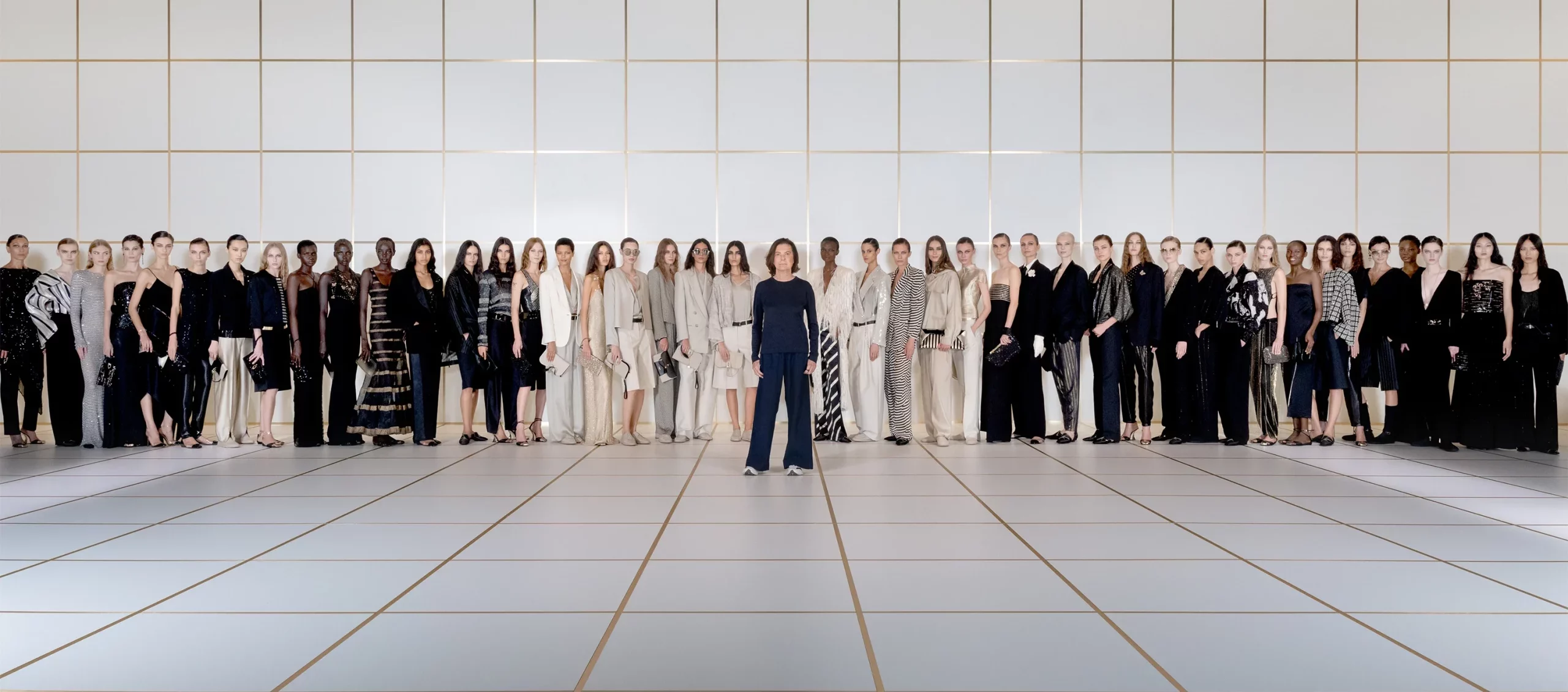 Những bộ sưu tập xuân hè nổi bật: từ Giorgio Armani đến sàn diễn toàn cầu