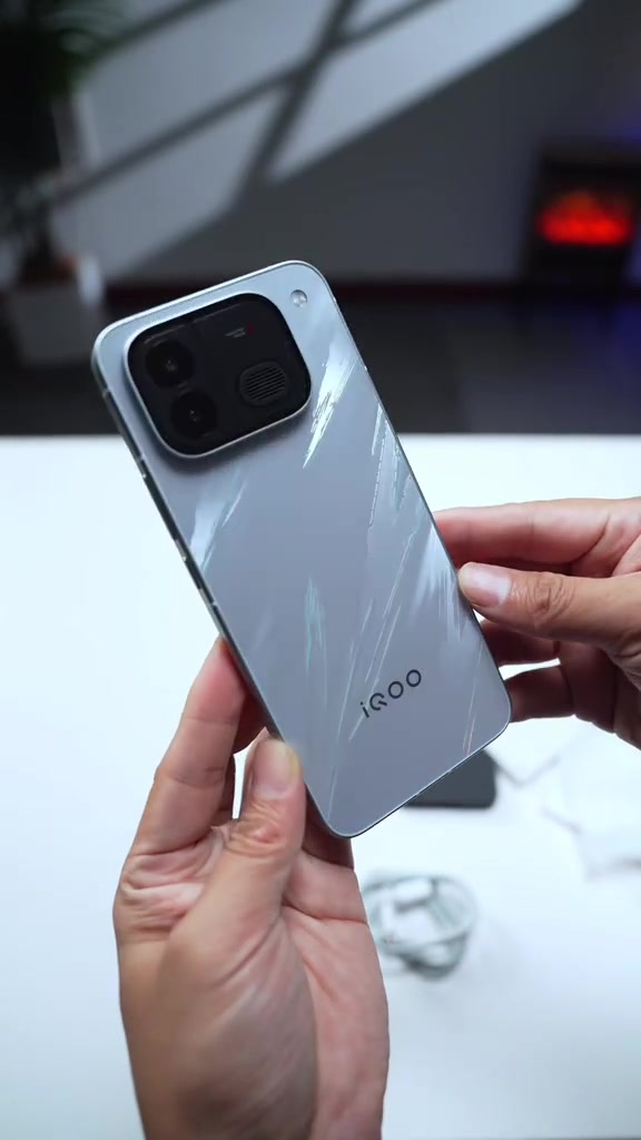 iQOO Neo 12 xách tay tháng 10/2026: chưa mở bán đã ngập clip unbox, mình chốt cọc sớm hay chờ sau 28/10