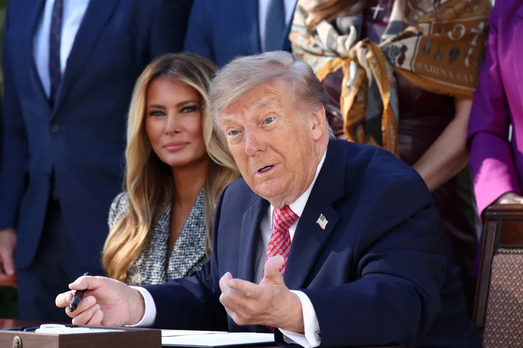 Từ New Mexico đến Đại Tây Dương: tham vọng đổi tên địa lý của Trump