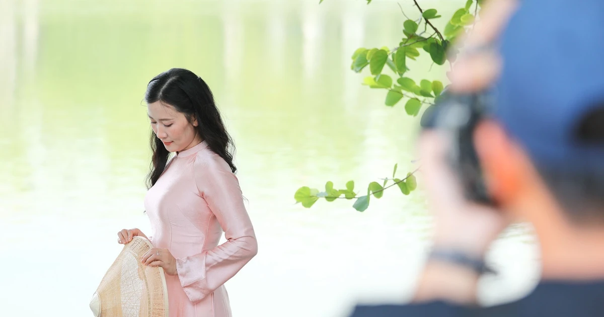 Áo dài truyền thống tỏa sáng trong các lễ kỷ niệm phụ nữ và cộng đồng