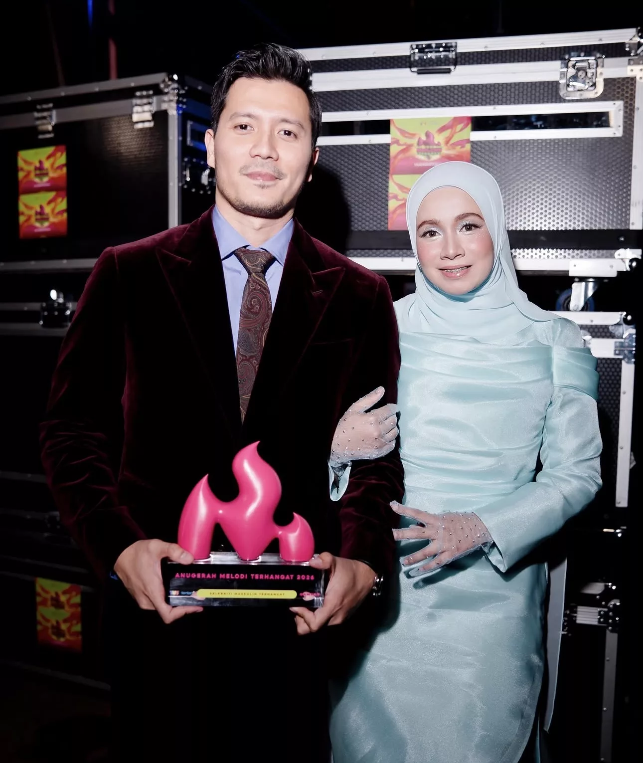 Dari Penyanyi Ke Jurusolek: Sentuhan Amira Othman Pada Malam AMT