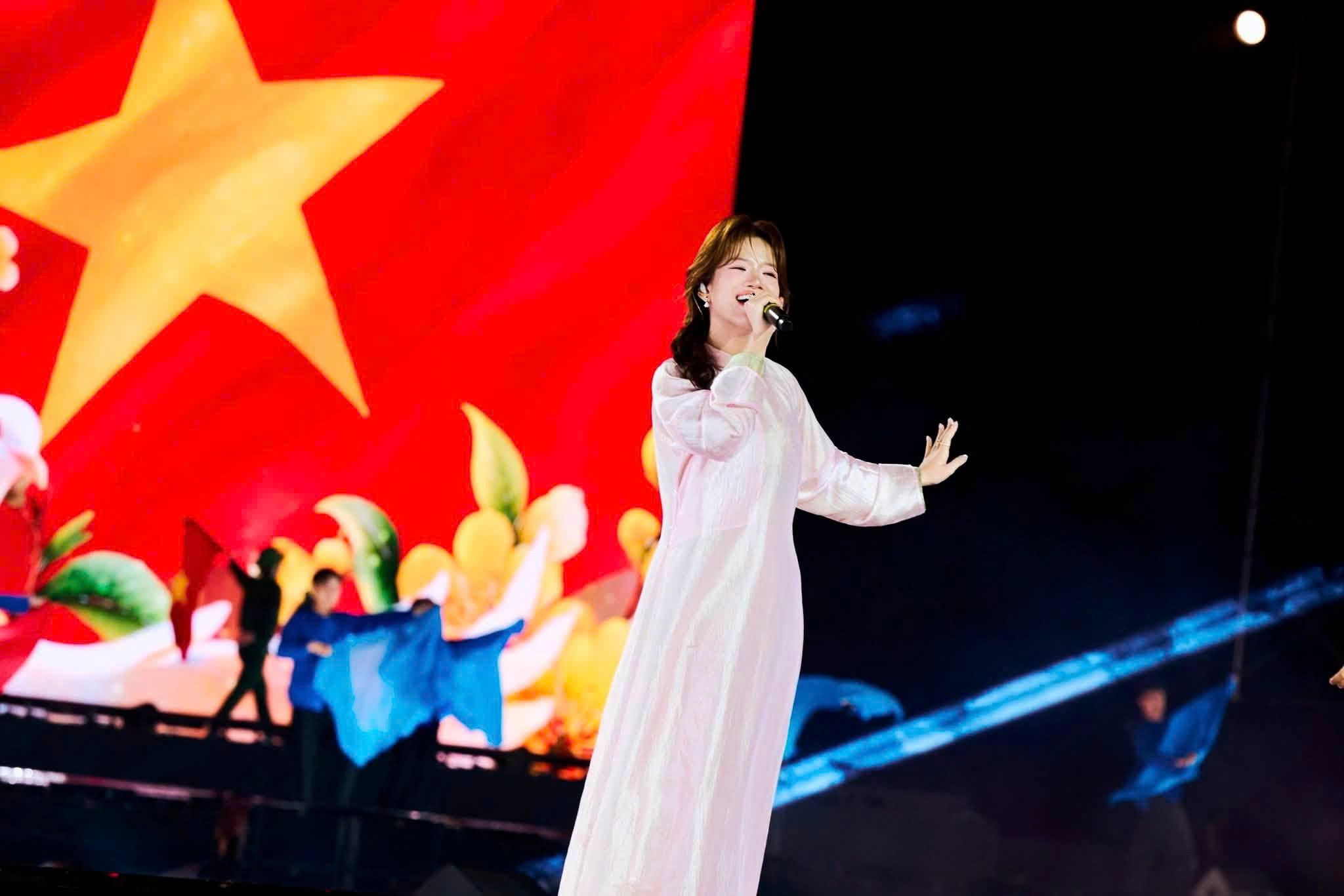 Concert 'Tự Hào Là Người Việt Nam' bùng nổ tại Thái Nguyên