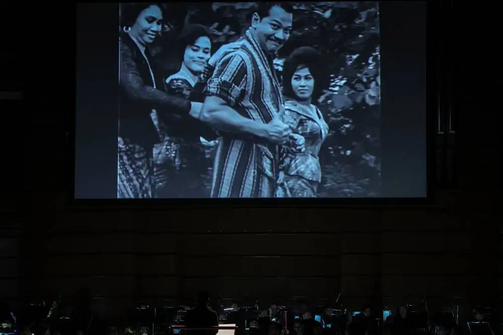 Bagaimana Lagu Filem Klasik Diangkat Semula Dalam Konsert Orkestra Penuh