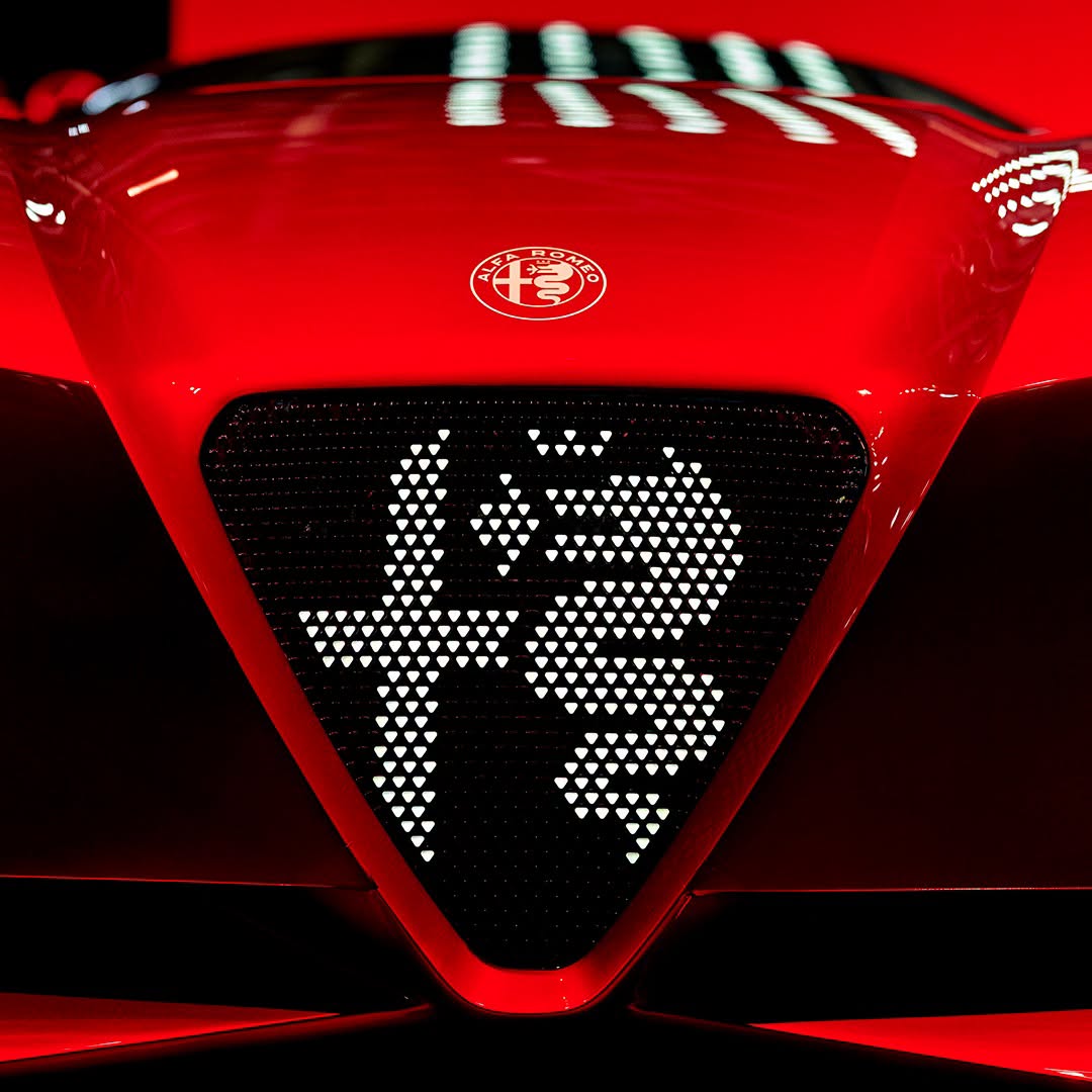 Peugeot E-T16 và Alfa Romeo Cuorerosso: Di sản gặp tương lai điện