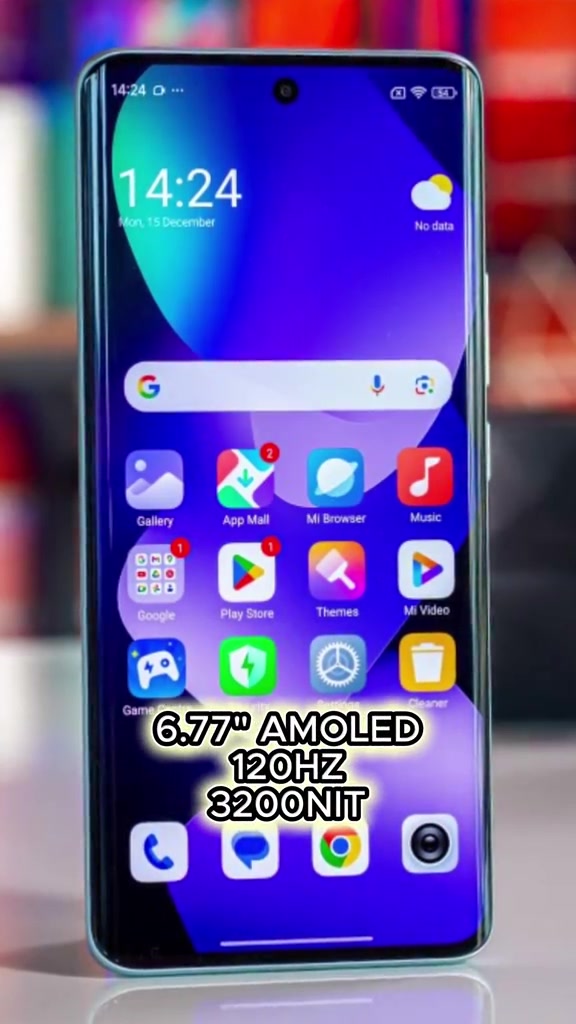 Skrin depan telefon Android skrin melengkung dengan wallpaper biru ungu dan kapsyen 6.77 inci AMOLED 120Hz 3200 nit