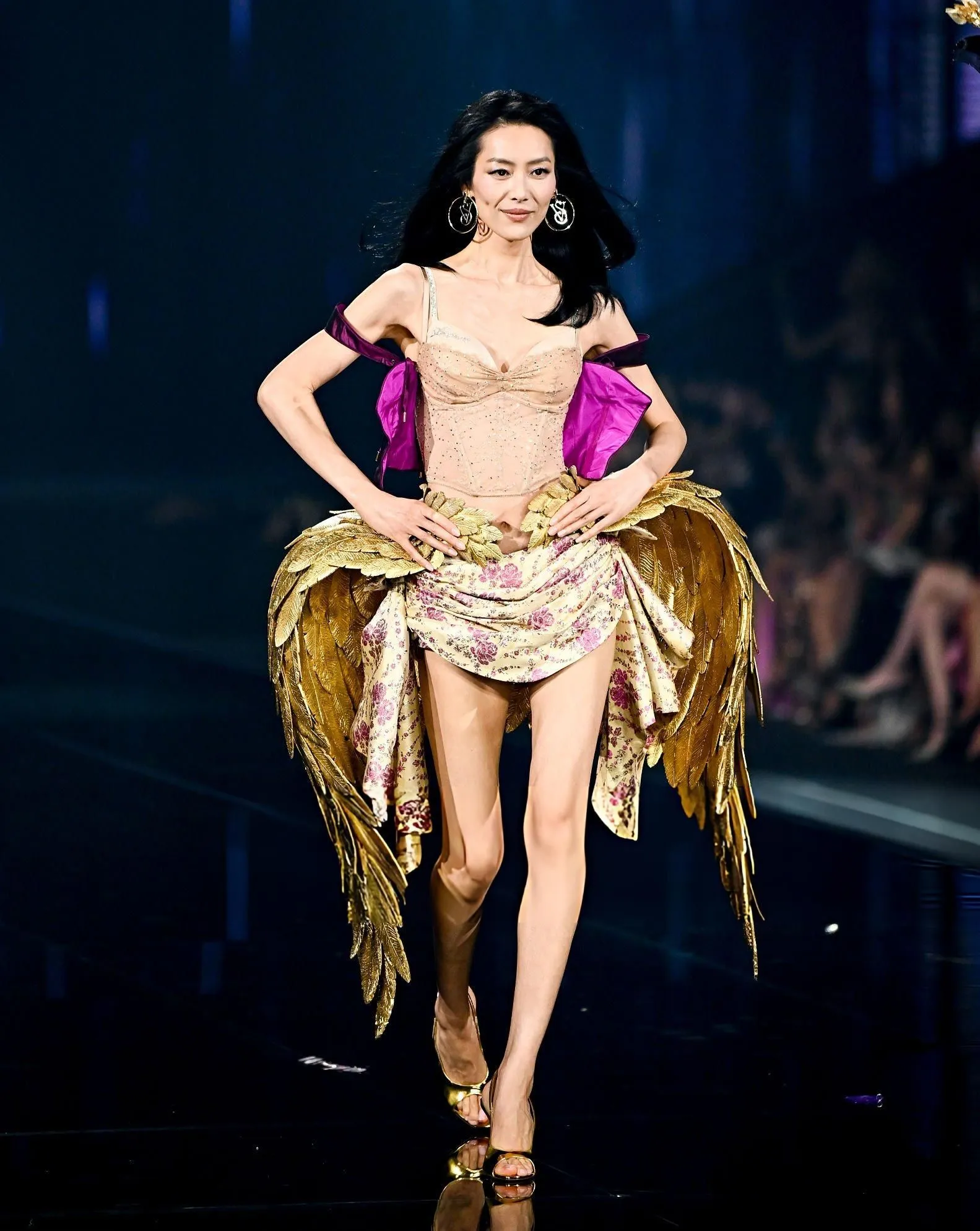 Hề Mộng Dao tái xuất Victoria's Secret: nữ thần trở lại
