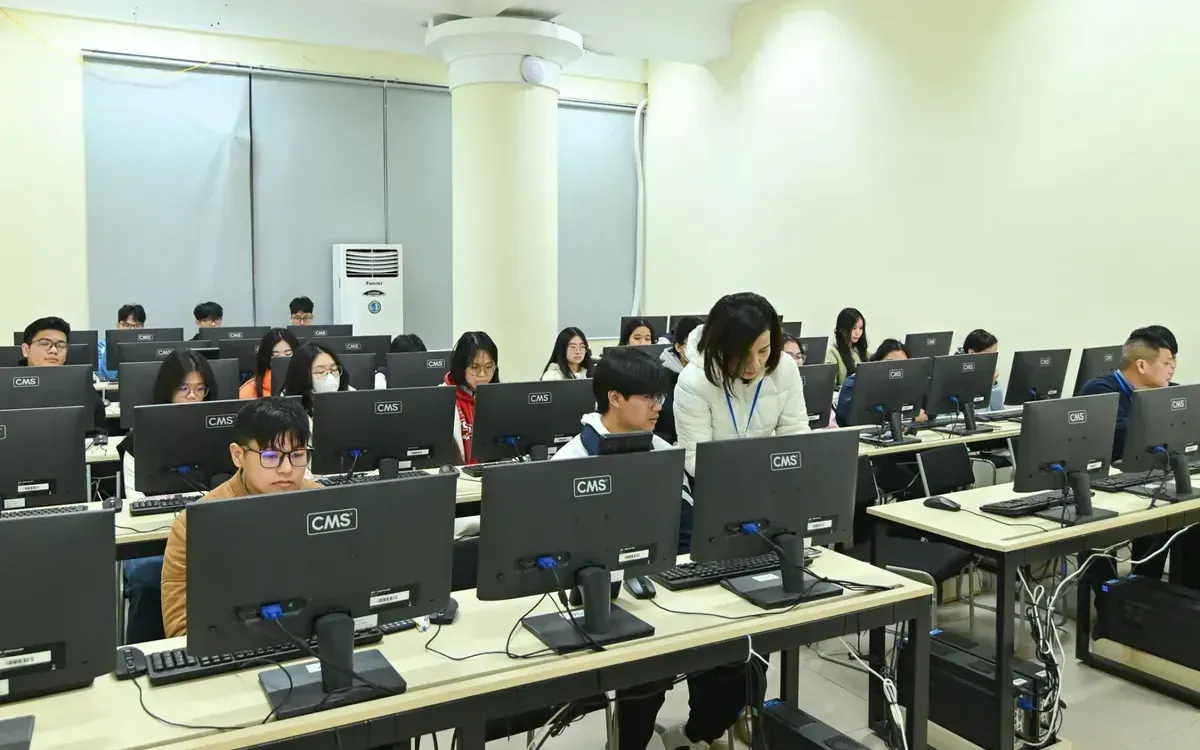 Học sinh THCS, THPT được kiểm tra trên máy tính: Cơ hội và sức ép chuyển đổi số