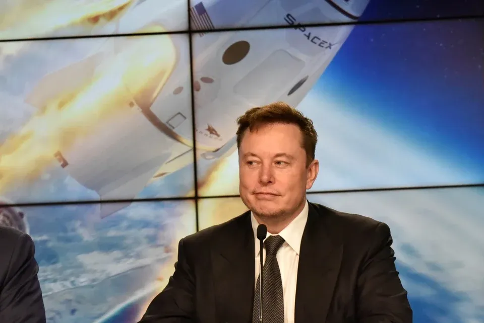 Elon Musk và cuộc tranh cãi về hạn chế Starshield ở Ukraine