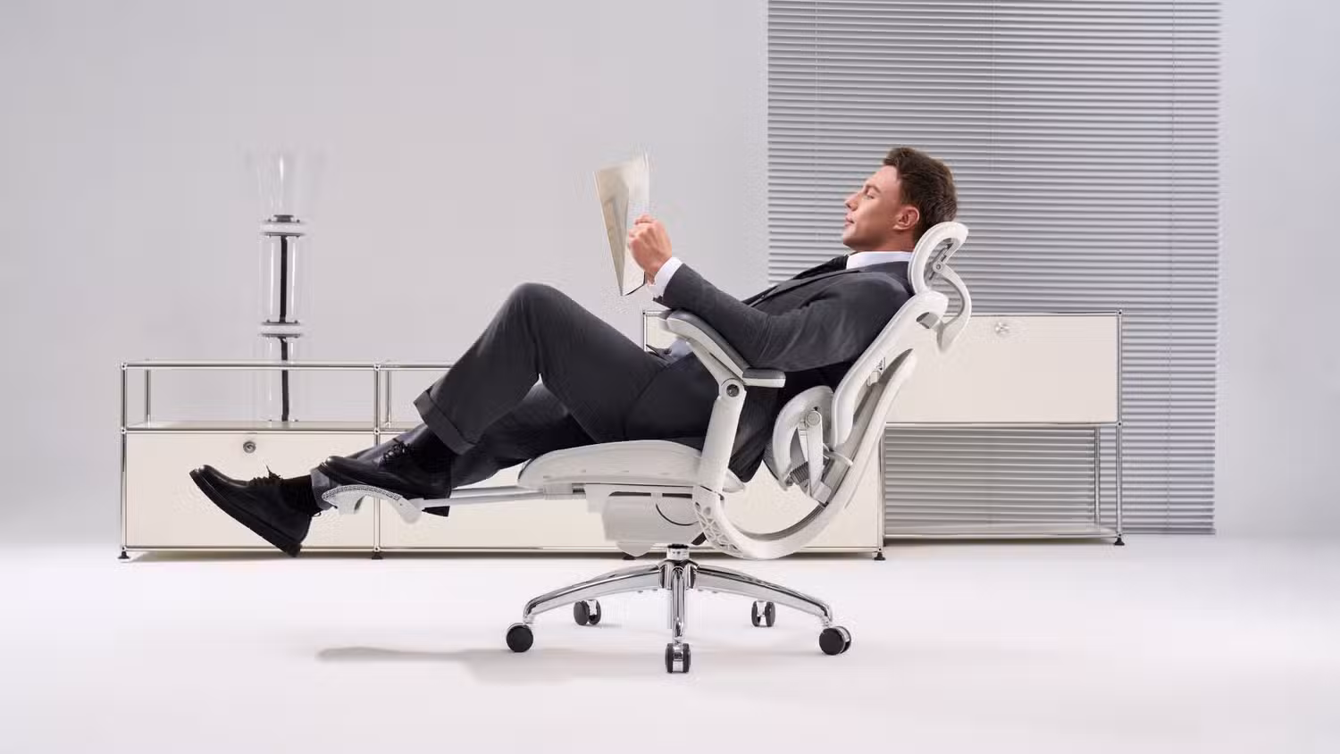 Ghế ergonomic cao cấp: chọn LiberNovo Omni Pro hay Sihoo Doro C300 Pro V2?