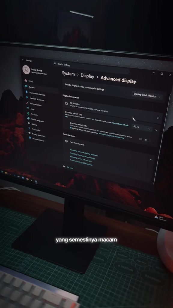 Tetingkap Advanced display dalam Windows menunjukkan monitor MI masih ditetapkan pada 60Hz dalam menu refresh rate
