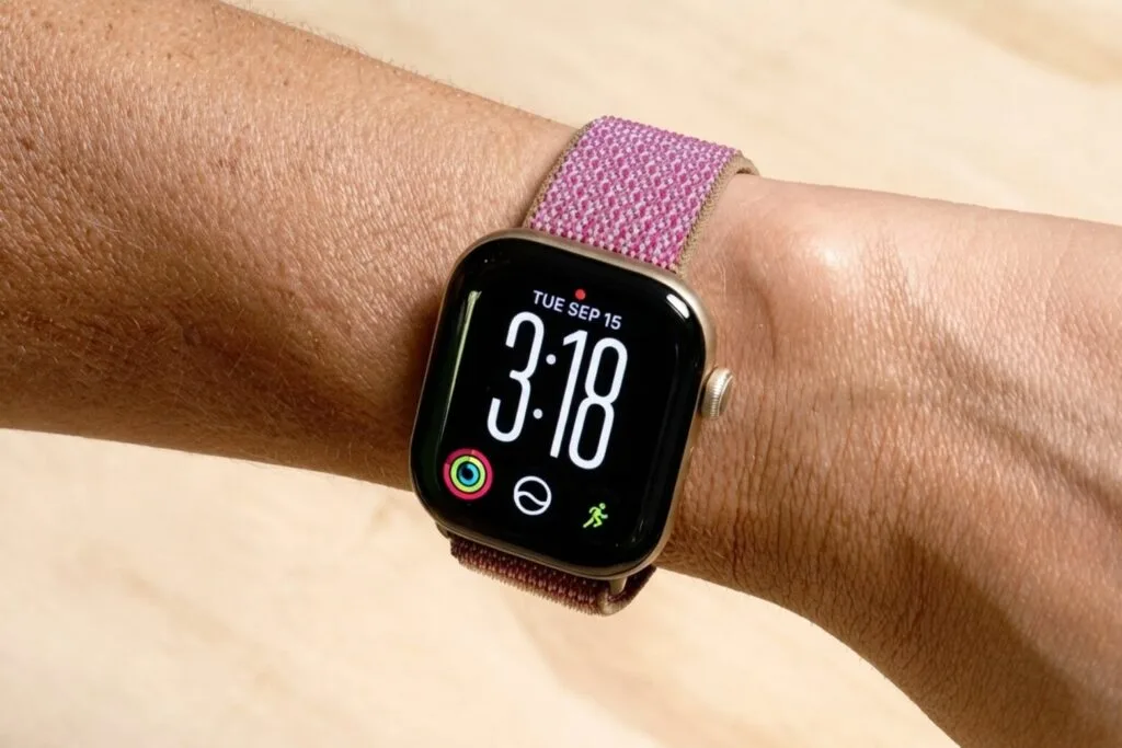 Apple Watch Series 12 theo dõi sức khỏe: chuẩn tới đâu cho chạy, bơi, ngủ?